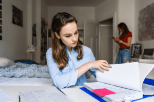 Girl in crowded study space 